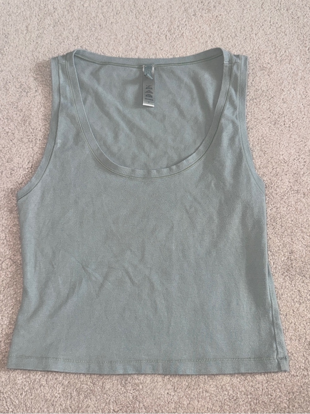 SKIMS Fits Everyone Scoop Neck Tank Top fitted - Sage Green